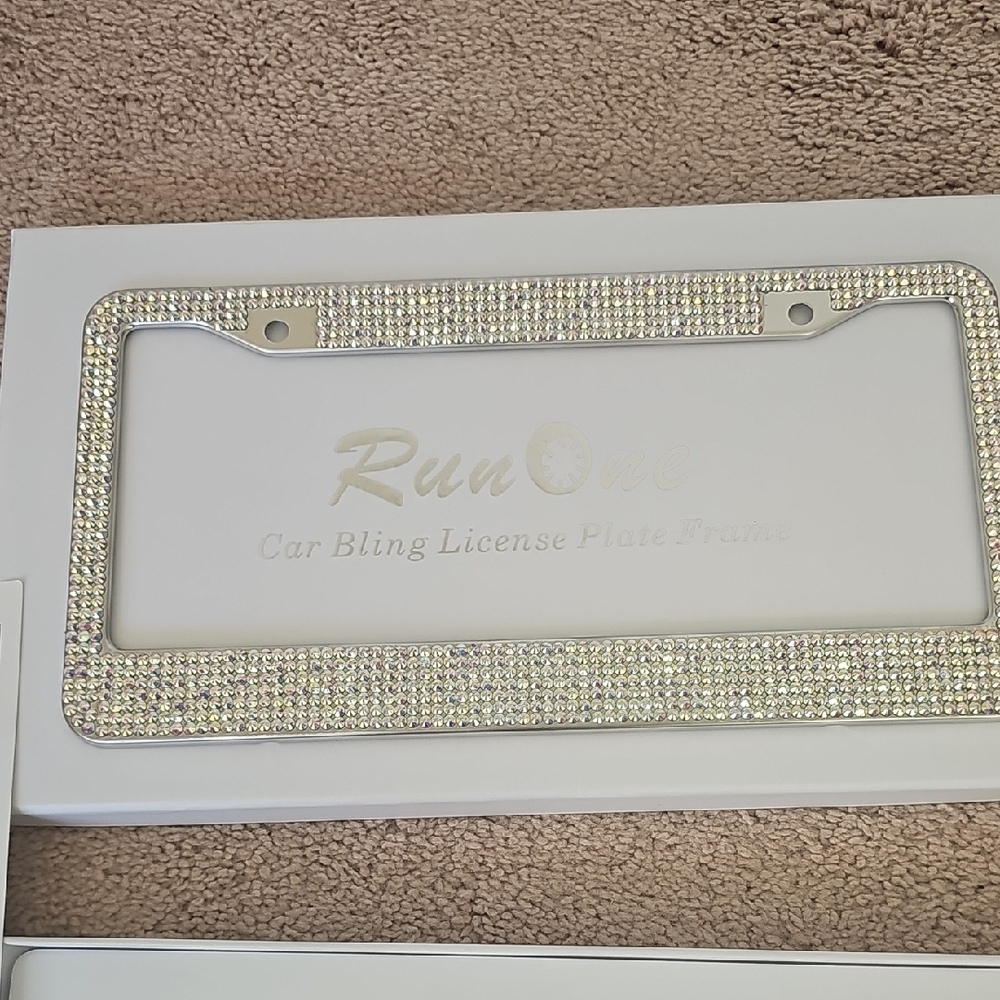 RunOne Silver License Plate Frame
